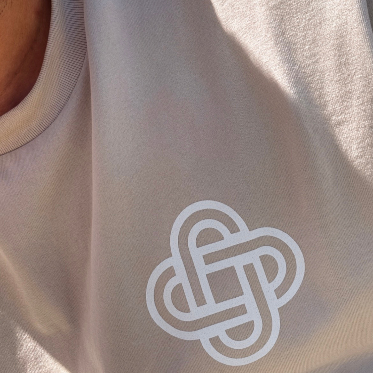 Nodus Tee